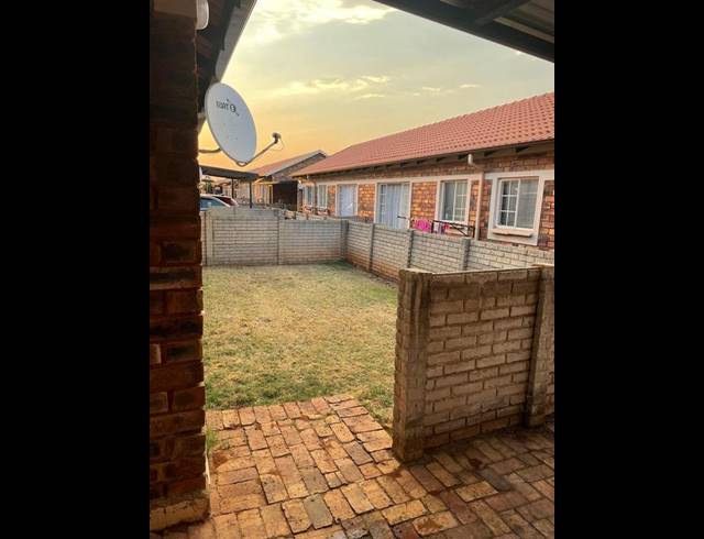 2 BEDROOM TOWNHOUSE FOR SALE IN THE ORCHARDS